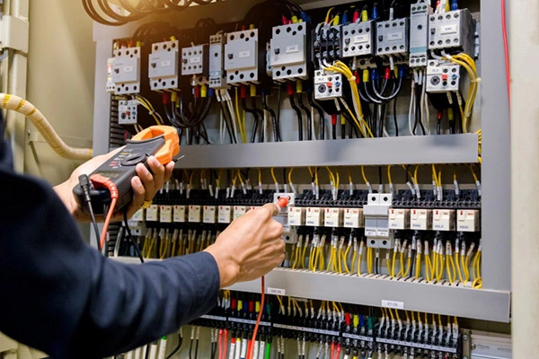 Kaip rezistorių pasirinkimas veikia elektroninės grandinės veikimą?